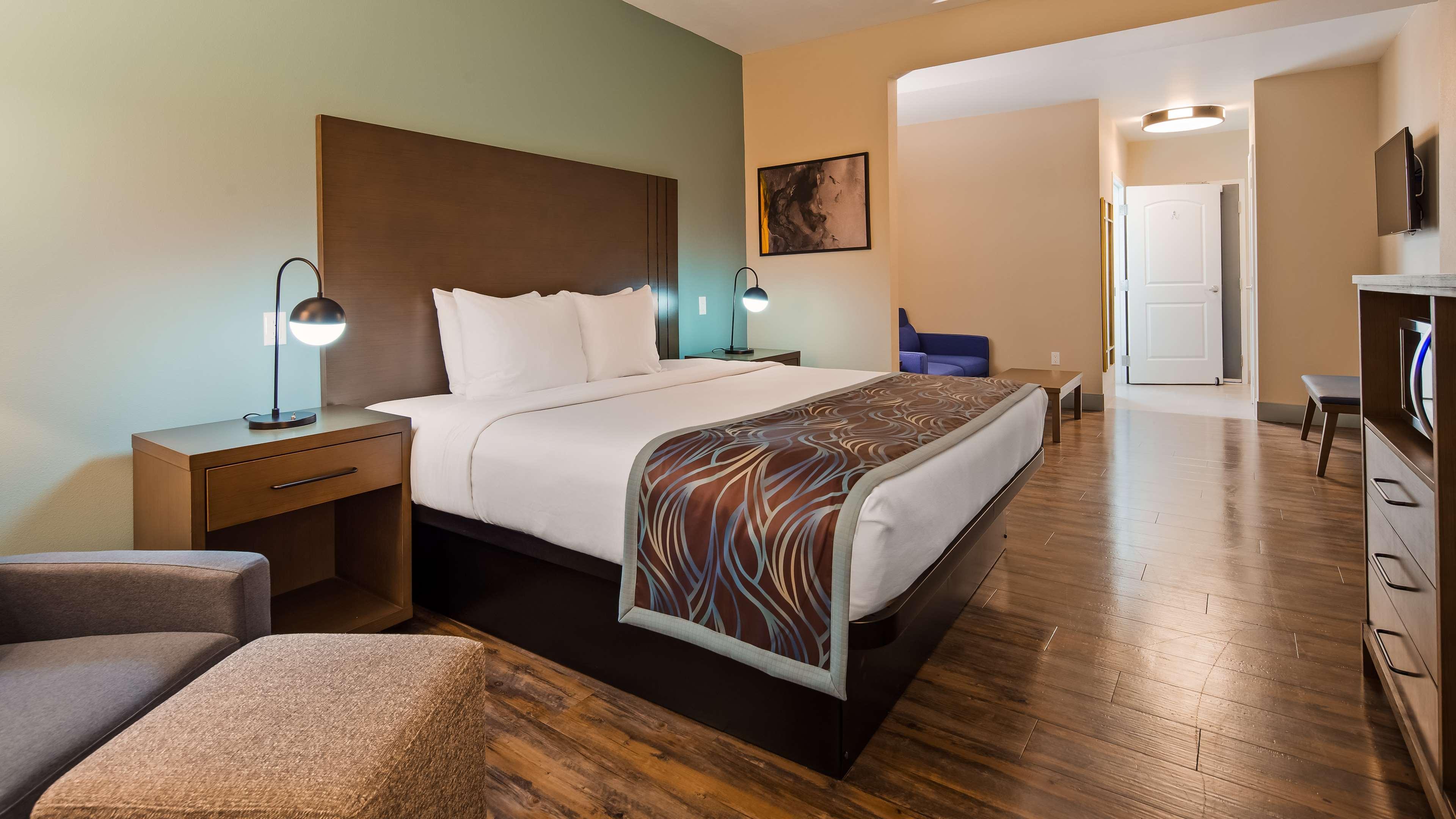 Western New & 3* Barstow