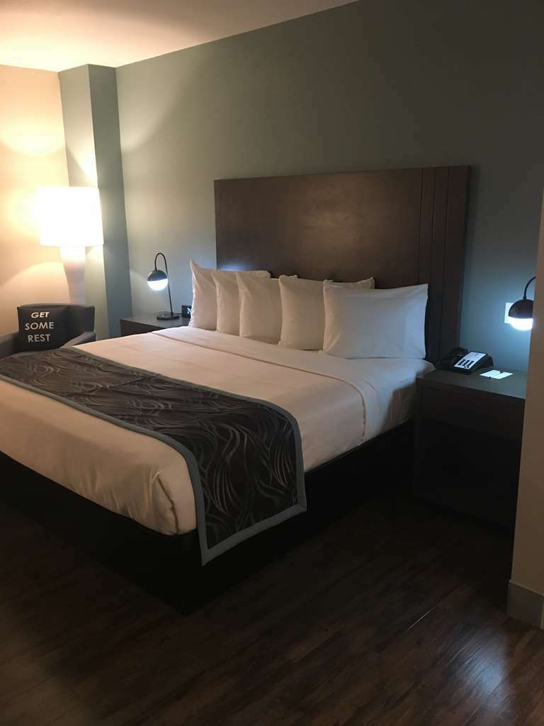 Western New & 3* Barstow