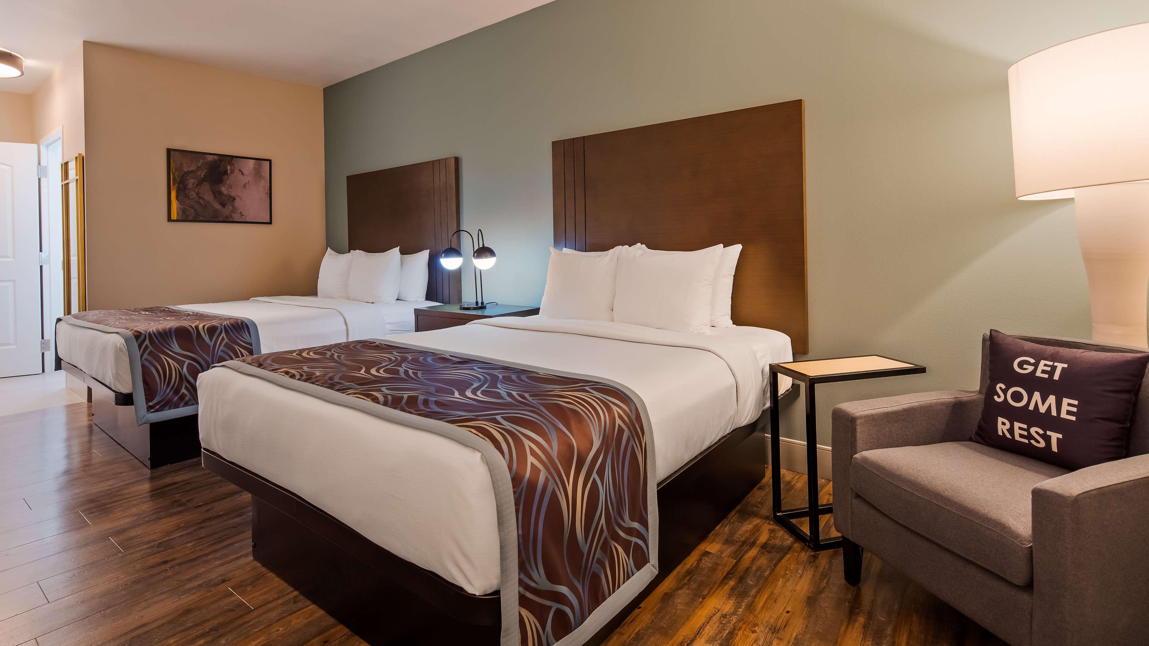 Western New & 3* Barstow
