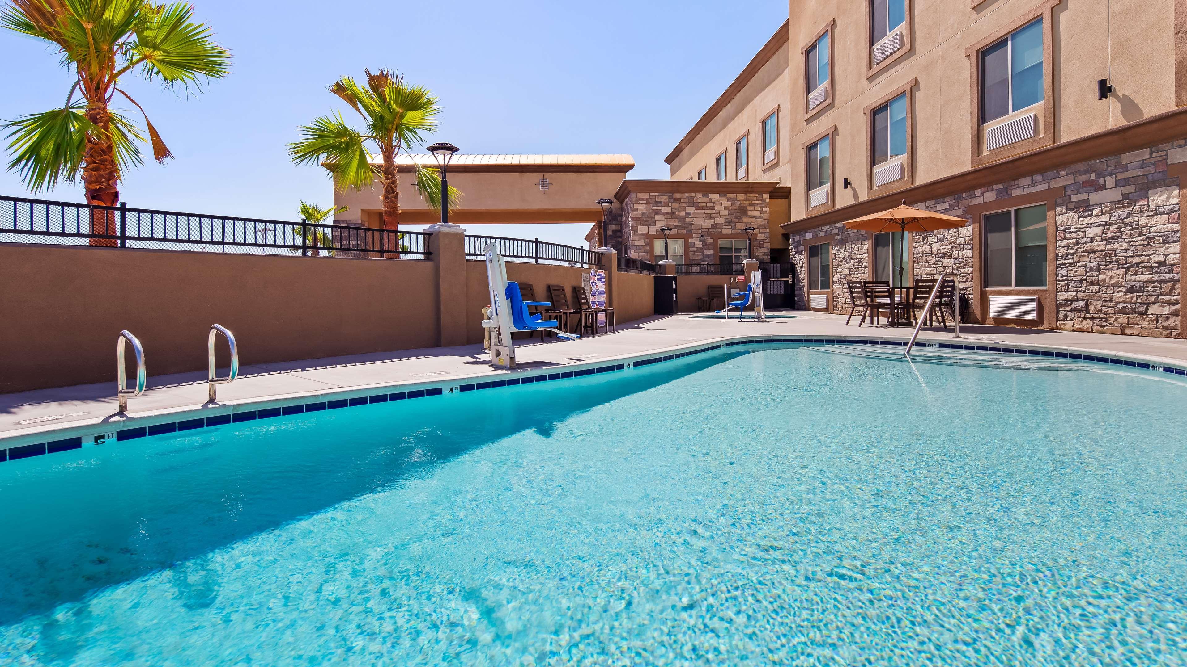 Western New & 3* Barstow